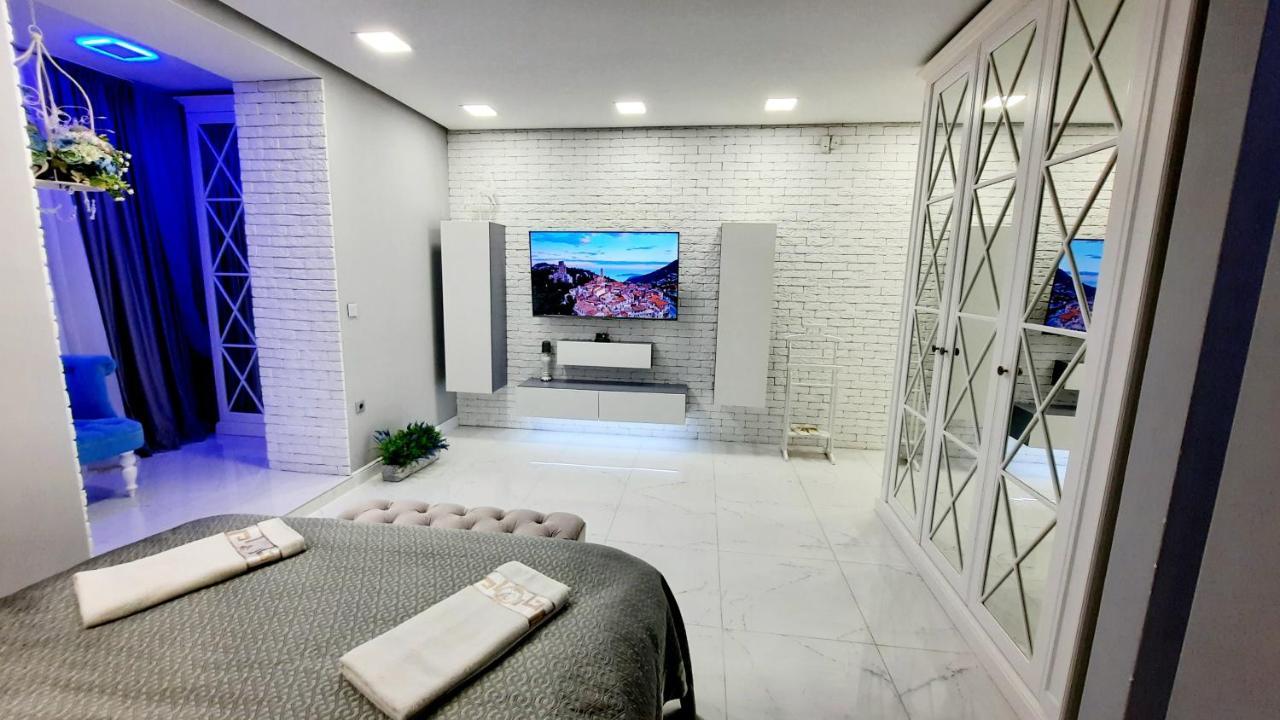 Puskin Close To Stefan Cel Mare Chisinau Luaran gambar